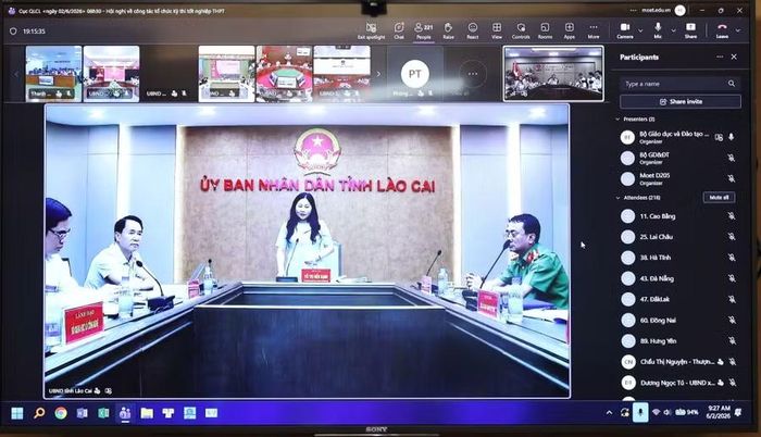 Bà Vũ Thị Hiền Hạnh - Phó Chủ tịch UBND tỉnh Lào Cai phát biểu tại hội nghị.