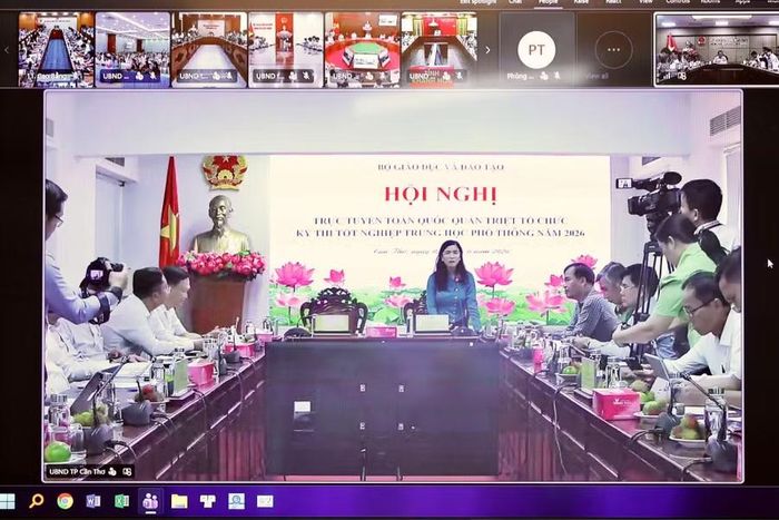 Bà Trần Thị Huyền, Quyền Giám đốc Sở GD&amp;ĐT TP Cần Thơ phát biểu tại hội nghị.