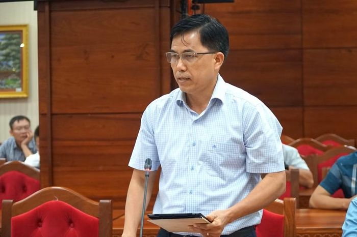 Ông Nguyễn Xuân Đá - Phó Giám đốc Sở GD&ĐT Đắk Lắk, thông tin tại cuộc họp báo.
