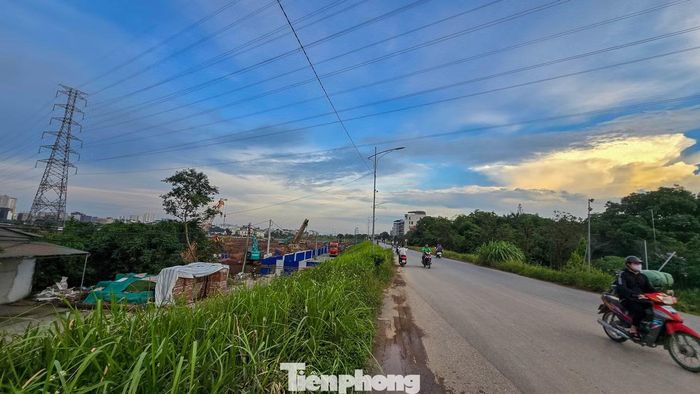 Không xa hồ điều hòa Yên Nghĩa 1 là dự án hồ điều hòa Yên Nghĩa 2 với tổng mức đầu tư khoảng 250 tỷ đồng cũng đang được triển khai, hình thành cụm công trình điều tiết nước quy mô lớn phía Tây Hà Nội.