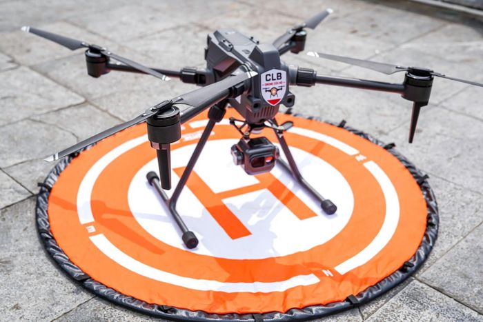 UAV có khả năng ghi nhận hình ảnh từ nhiều góc độ khác nhau, cung cấp cái nhìn toàn cảnh về tình hình thực địa.