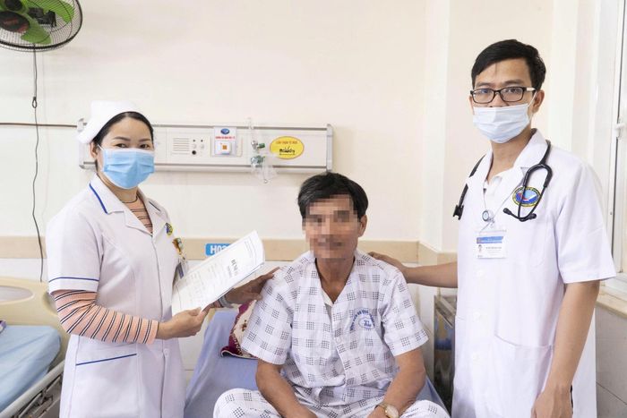 Ông L.Q.Đ. thoát nguy cơ mất chân phải nhờ can thiệp kịp thời.
