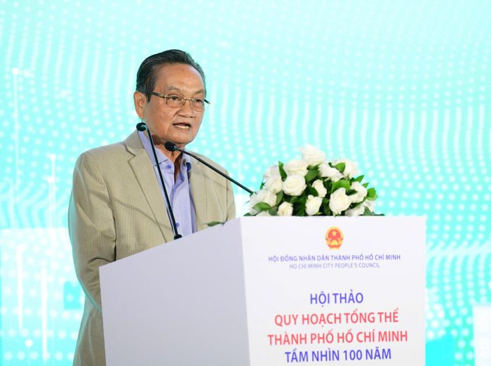 TS Trần Du Lịch phát biểu tại hội thảo. Ảnh: Quang Định