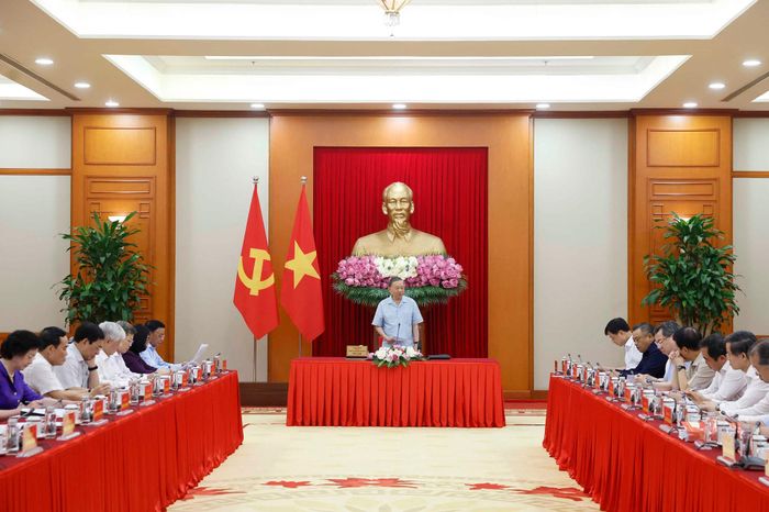 Tổng Bí thư, Chủ tịch nước Tô Lâm chủ trì cuộc làm việc với Ban Chỉ đạo Trung ương về sơ kết 1 năm vận hành mô hình tổ chức tổng thể của hệ thống chính trị, mô hình chính quyền 3 cấp. Ảnh: TTXVN