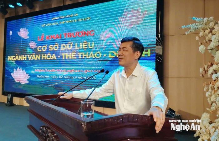 Đồng chí Thái Văn Thành - Ủy viên Ban Chấp hành Đảng bộ tỉnh, Phó Chủ tịch Ủy ban nhân dân tỉnh phát biểu tại lễ khai trương.