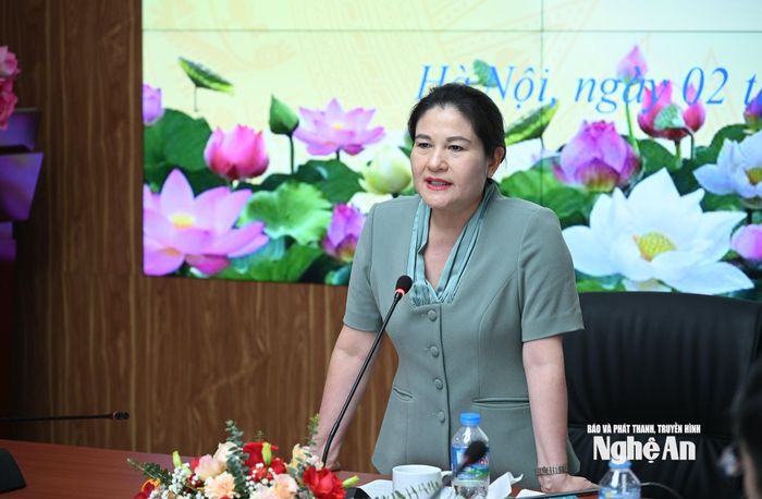 Thứ trưởng Bộ Nội vụ Nguyễn Thị Hà gửi lời tri ân đến các thương binh, bệnh binh, gia đình chính sách. Ảnh: Thành Cường