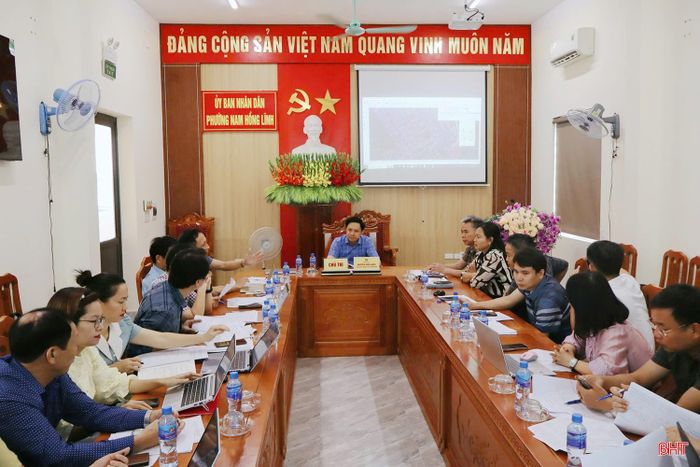 Thường trực Đảng ủy phường Nam Hồng Lĩnh đang chỉ đạo các cơ quan, đơn vị liên quan tiếp tục rà soát kỹ lưỡng, hoàn thiện đề án bảo đảm việc sắp xếp được thực hiện khoa học, hợp lý, phù hợp thực tế và tạo sự đồng thuận cao trong Nhân dân.