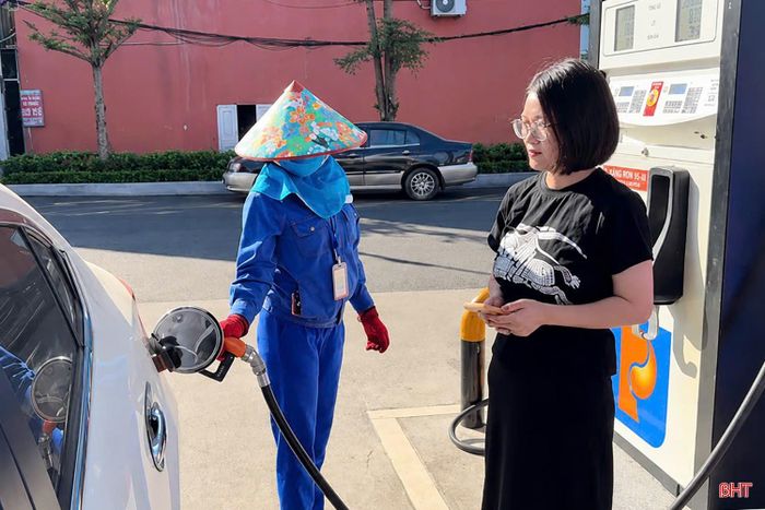 Chị Lê Thị Hải Yến sẵn sàng đón nhận những loại nhiên liệu mới nếu đảm bảo chất lượng, an toàn cho động cơ và thân thiện với môi trường.
