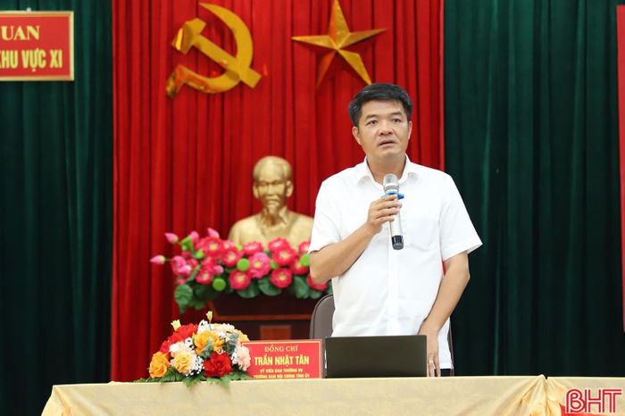 Trưởng ban Nội chính Tỉnh ủy Trần Nhật Tân phát biểu tại lễ ký kết.