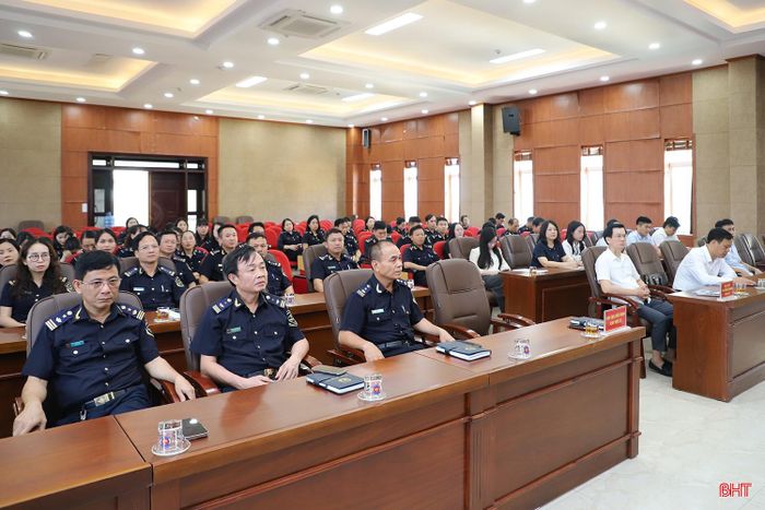 Các đại biểu tham dự lễ ký kết.