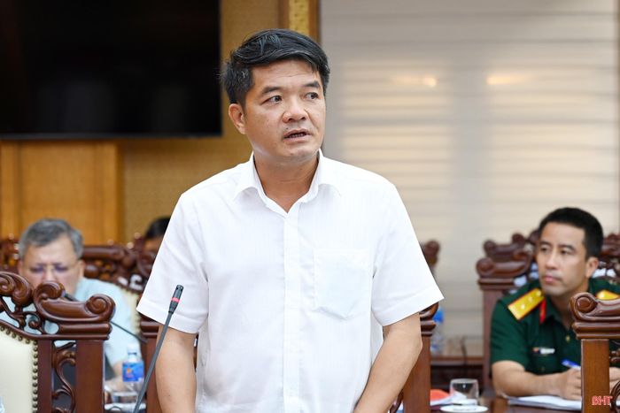 Đồng chí Trần Nhật Tân - Trưởng ban Nội chính Tỉnh ủy phát biểu tại buổi làm việc.