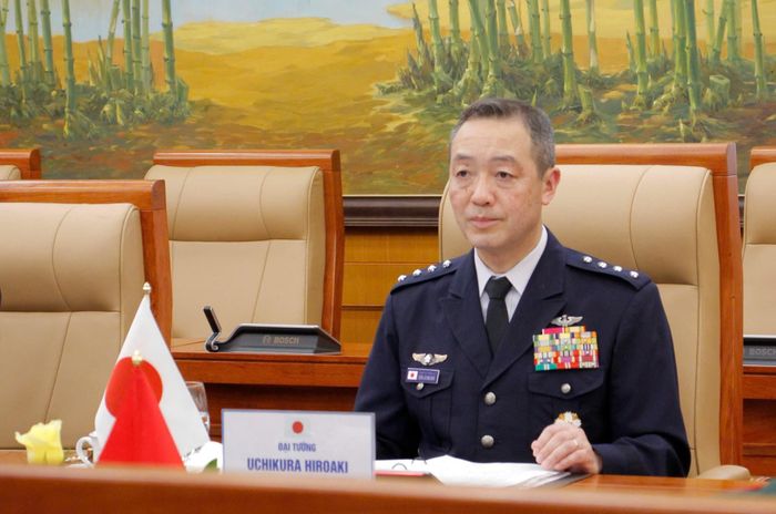 Đại tướng Uchikura Hiroaki tại hội đàm. Ảnh: Vũ Thi