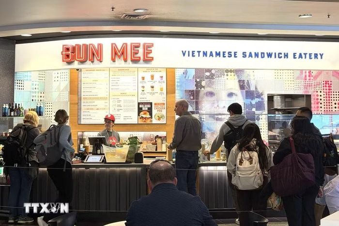 Tại Sân bay quốc tế San Francisco (SFO), du khách có thể bắt đầu hành trình khám phá bằng món bánh mì Việt Nam. (Ảnh: Ngọc Quang/TTXVN)