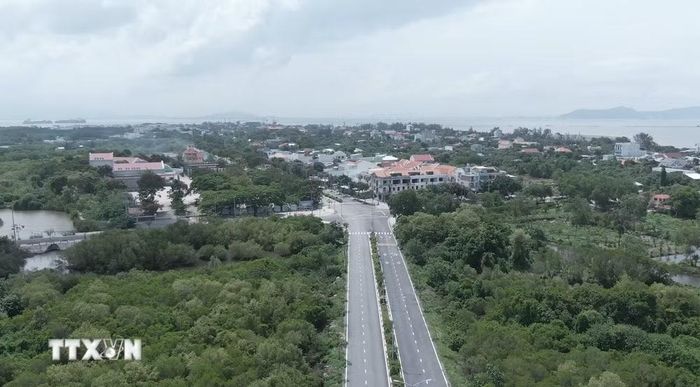 Tầm nhìn đến năm 2030, xã Cần Giờ không chỉ là phát triển kinh tế thuần túy mà là phải kiến tạo một hệ sinh thái đô thị đẳng cấp quốc tế. (Ảnh: Hữu Duyên/TTXVN)