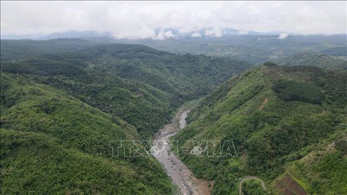 Sông Đồng Nai, nơi dự kiến xây dựng một cầu vượt sông thuộc dự án tuyến đường động lực từ Gia Nghĩa đi Bảo Lâm, tỉnh Lâm Đồng.