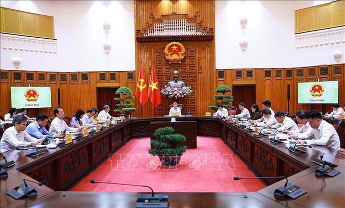 Thủ tướng Lê Minh Hưng chủ trì cuộc họp về phát triển Trung tâm tài chính quốc tế tại Việt Nam. Ảnh: Dương Giang/TTXVN