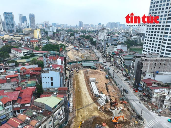 Dự án đường Vành đai 1 đoạn qua Bệnh viện Phụ sản Hà Nội và Bệnh viện Nhi Trung ương cũng đang được đẩy nhanh tiến độ nhằm tạo thuận lợi cho nhu cầu khám chữa bệnh của người dân.