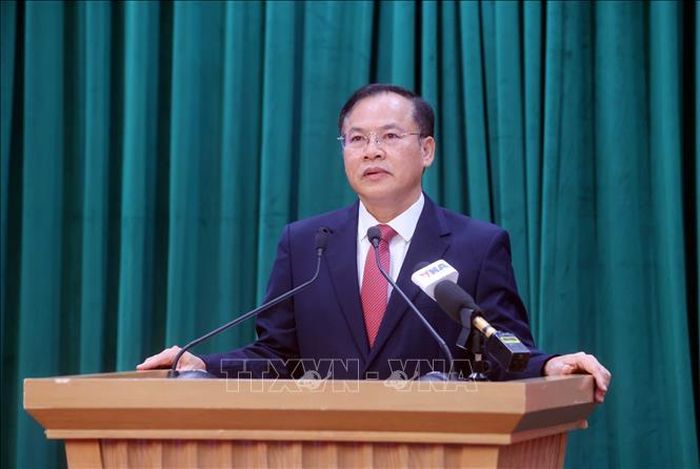 Thượng tướng Nguyễn Văn Long, Ủy viên Trung ương Đảng, Thứ trưởng Bộ Công an, Thủ trưởng Cơ quan Cảnh sát điều tra phát biểu khai mạc hội nghị. Ảnh: Phạm Kiên/TTXVN.