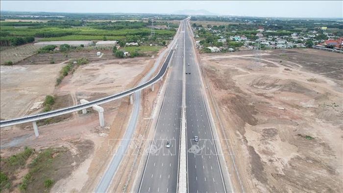 Toàn tuyến cao tốc Biên Hòa - Vũng Tàu đã đưa vào khai thác tạm.