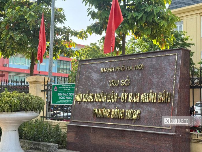 Phường Đông Ngạc tiếp nhận 4 trụ sở UBND của các phường Đông Ngạc, Đức Thắng, Cổ Nhuế 2 và Thụy Phương, tuy nhiên phòng làm việc chưa đảm bảo theo tiêu chuẩn Nghị định số 155 của Chính phủ (Ảnh: Ngọc Tân).