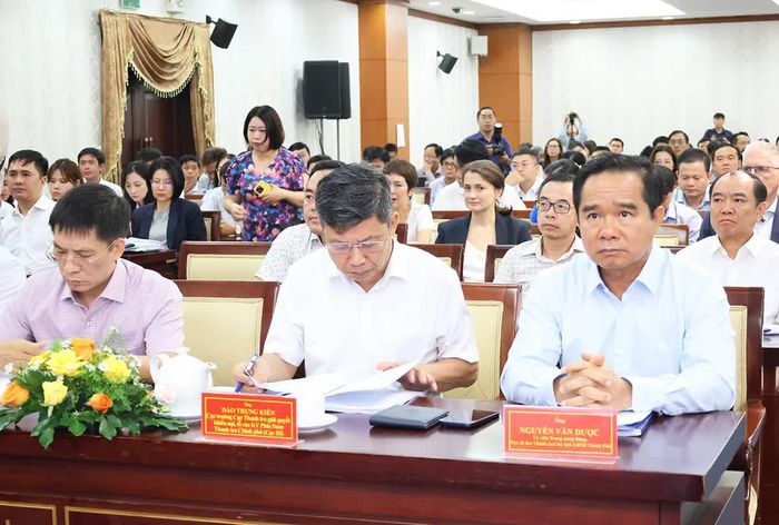 Các đại biểu tham dự hội nghị.