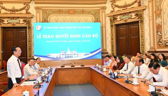 Phó Chủ tịch Bùi Minh Thạnh phát biểu giao nhiệm vụ. Ảnh: Việt Dũng