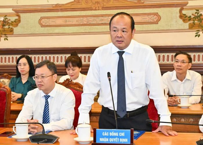 Phó Giám đốc Sở NN-MT Nguyễn Minh Chánh phát biểu nhận nhiệm vụ. Ảnh Việt Dũng