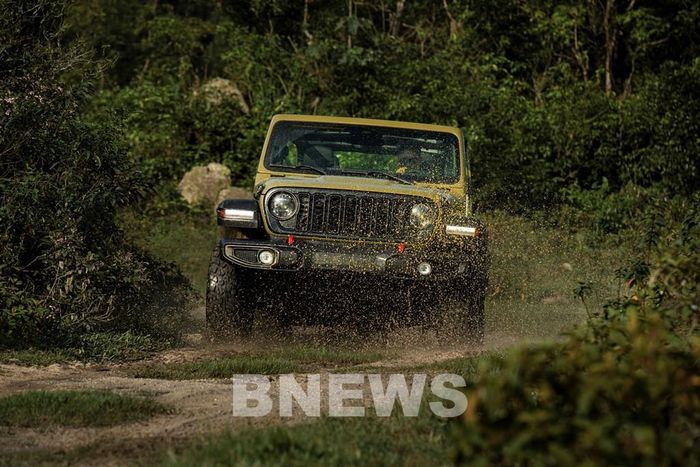 Jeep Wrangler mới có khả năng lội nước 762 mm, mang lại khả năng vận hành linh hoạt trên nhiều loại địa hình khắc nghiệt