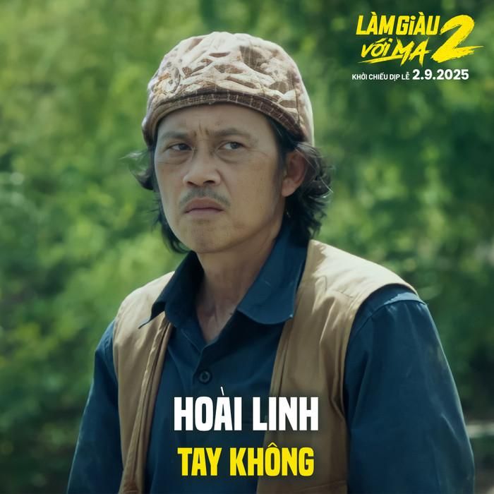 Năm ngoái, Hoài Linh đóng phim Làm giàu với ma phần hai. Ảnh: Phim Làm giàu với ma