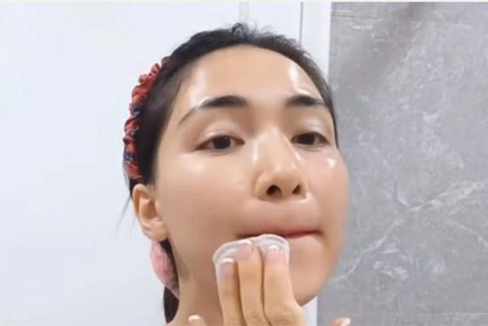 Làn da mộc trắng sáng, căng bóng của Hòa Minzy.