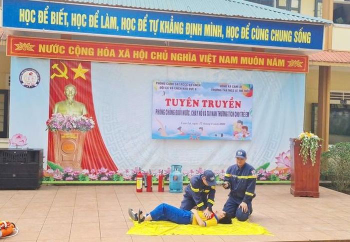 Những buổi tập huấn giúp trẻ em hình thành thói quen tự bảo vệ bản thân trước các tình huống nguy hiểm dưới nước