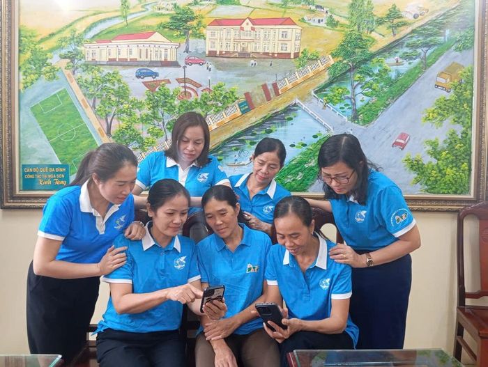 Hội LHPN xã Ba Đình tìm hiểu về pháp luật online