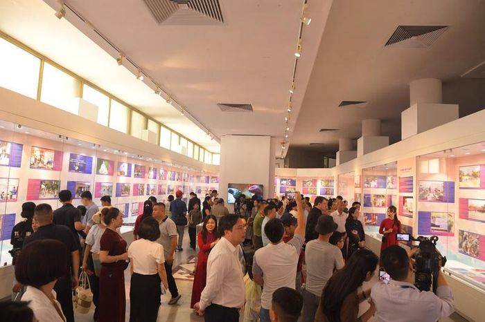 Triển lãm được trưng bày tại Bảo tàng Hồ Chí Minh từ ngày 2/6/2026 đến tháng 9 năm 2026. Ảnh: Thái Minh