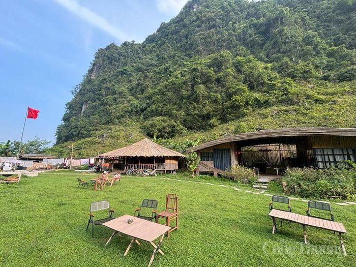 Mô hình du lịch Homestay Phong Nam Station của anh Trần Anh Dũng thu hút khách trong nước và quốc tế đến tham quan, trải nghiệm. Ảnh: Phong Lâm