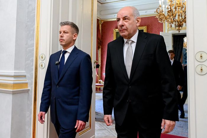 Thủ tướng Hungary Peter Magyar và Tổng thống Tamas Sulyok. Ảnh: Reuters.