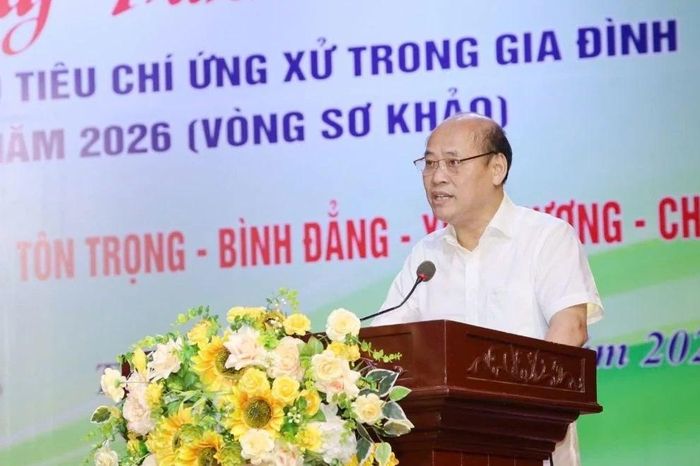 Phó Giám đốc Sở Văn hóa, Thể thao và Du lịch Lê Văn Nam phát biểu khai mạc hội thi.