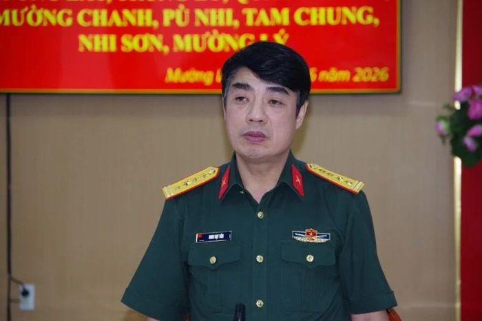 Đại tá Đinh Bạt Văn, Ủy viên Ban Thường vụ Tỉnh ủy, Chỉ huy trưởng Bộ CHQS tỉnh, Trưởng đoàn kiểm tra phát biểu kết luận buổi làm việc.