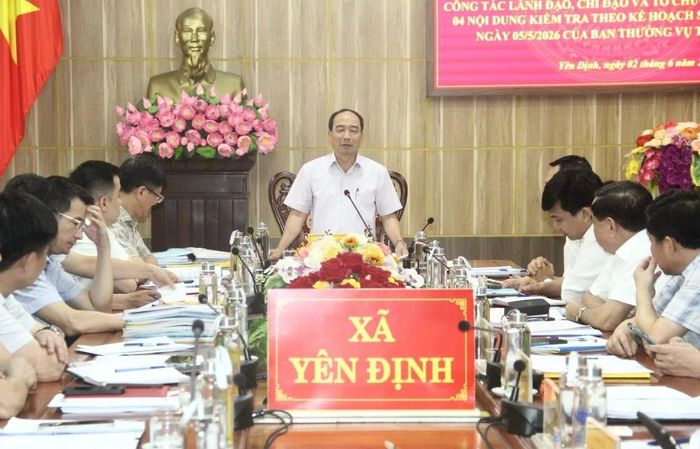 Đồng chí Lê Tiến Lam, Phó Chủ tịch Thường trực HĐND tỉnh, Trưởng đoàn kiểm tra phát biểu kết luận buổi làm việc.