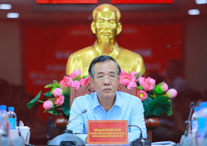 Bí thư Tỉnh ủy Lê Đức Thái chủ trì buổi làm việc.