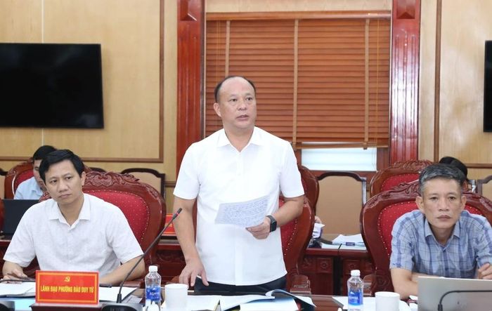 Đại diện lãnh đạo phường Đào Duy Từ phát biểu tại buổi làm việc.