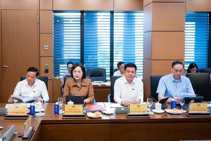 Các đồng chí Lãnh đạo Quốc hội tại cuộc làm việc. Ảnh: Quốc hội.