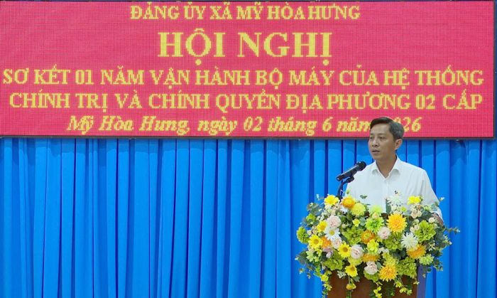 Bí thư Đảng ủy, Chủ tịch HĐND xã Mỹ Hòa Hưng Võ Minh Tuấn phát biểu chỉ đạo.