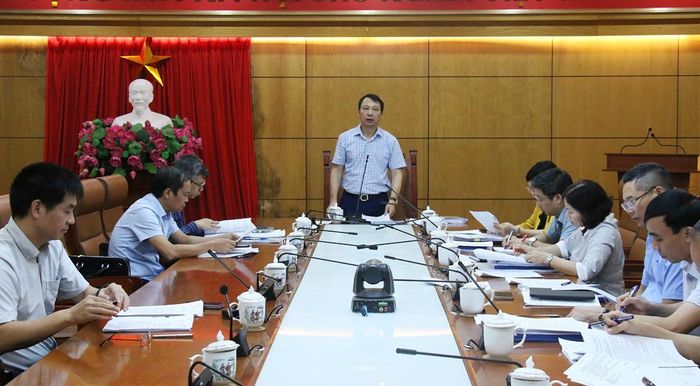 Toàn cảnh hội nghị thẩm tra.