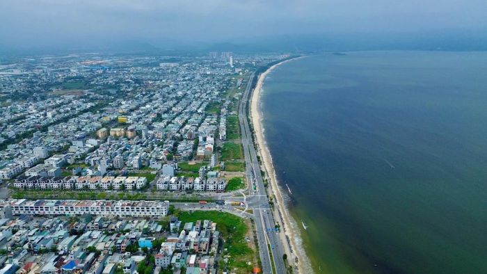 Các trục đường ven biển được hoạch định từ Đồ án quy hoạch chung thành phố Đà Nẵng vào năm 1991. Ảnh HOÀNG HIỆP