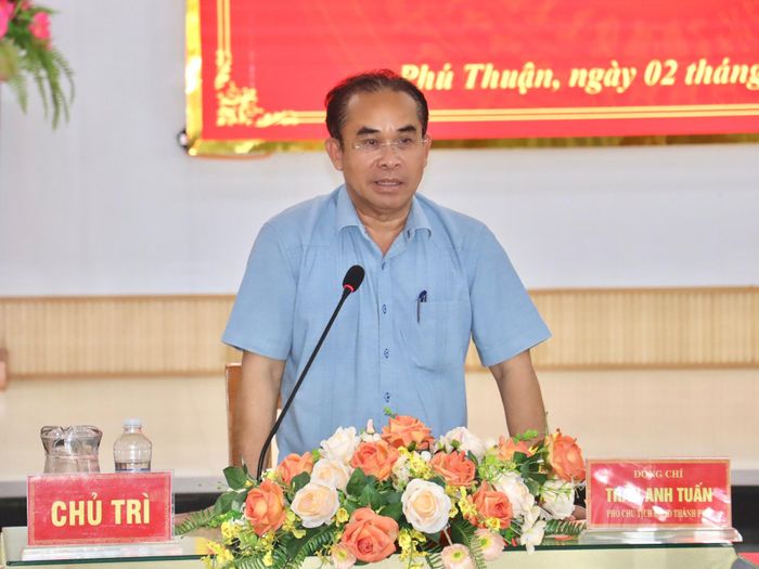 Phó Chủ tịch UBND thành phố Trần Anh Tuấn phát biểu kết luận buổi làm việc. Ảnh: QUỐC TUẤN