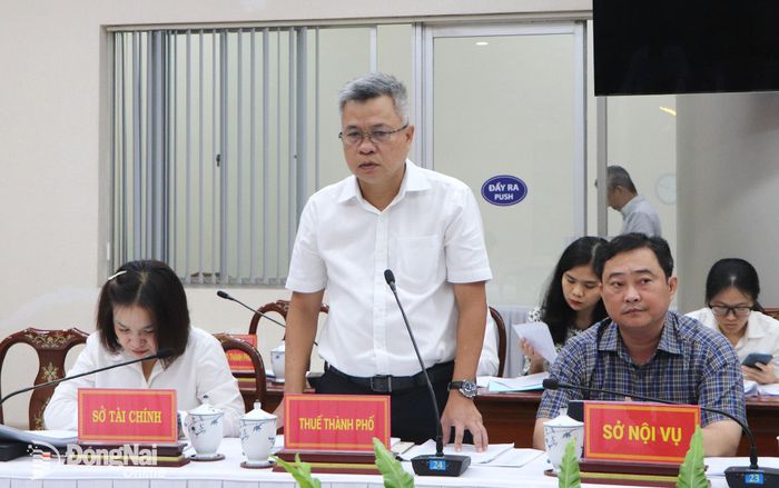 Trưởng Thuế thành phố Nguyễn Toàn Thắng phát biểu tại buổi làm việc. Ảnh: Ngọc Liên
