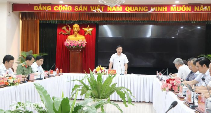 Quang cảnh buổi làm việc. Ảnh: Ngọc Liên