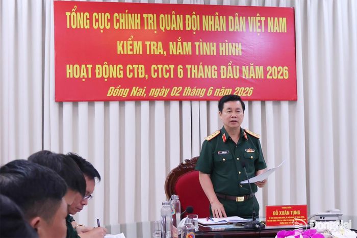 Thượng tướng Đỗ Xuân Tụng kết luận buổi kiểm tra. Ảnh: Nguyệt Hà