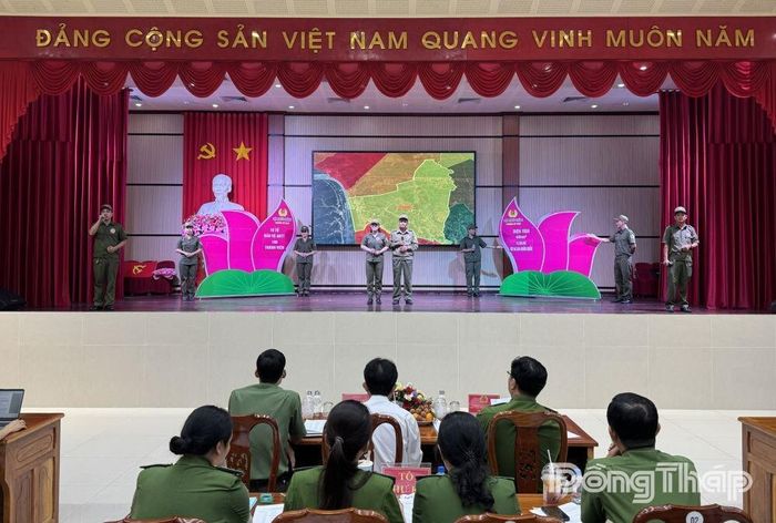 Các đội tham gia phần thi xử lý tình huống tại hội thi. Ảnh: NGỌC DUY
