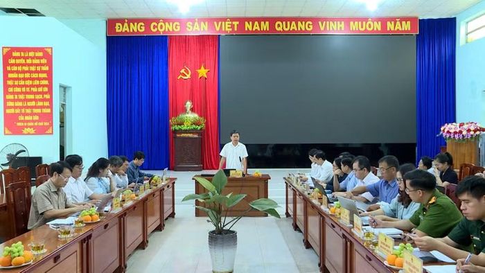  Quang cảnh buổi làm việc. Ảnh: Huy Toàn 